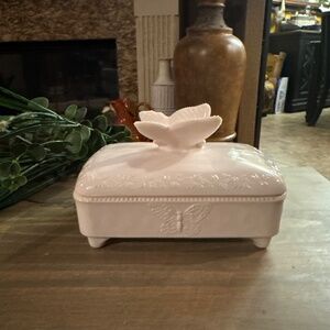 Vintage Jeannette Light Pink Milk Glass Butterfly Cigarette Box w/lid